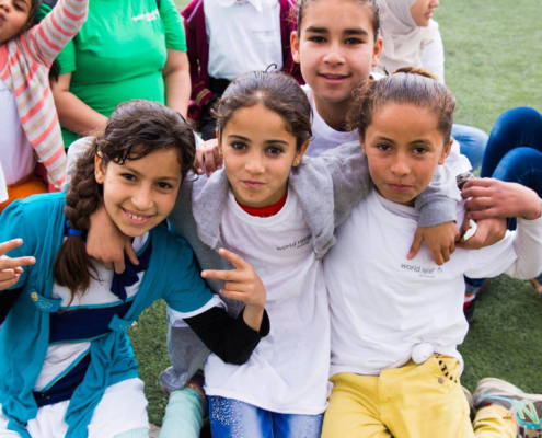 Fußball bringt die Mädchen zusammen: Spaß, Freundschaften, Hoffnung.