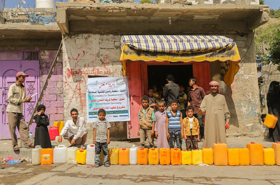 Versorgung der Bevölkerung vor Ort mit Trinkwasser