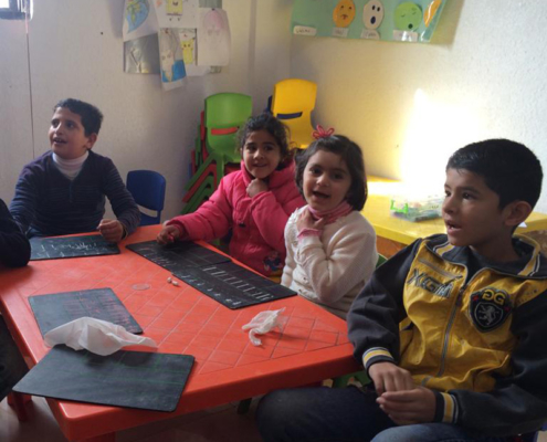 Winterhilfe in Jordanien: Kinder lernen lesen und schreiben