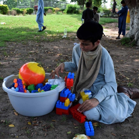 Spielsachen für Kinder: Hilfe für Pakistan